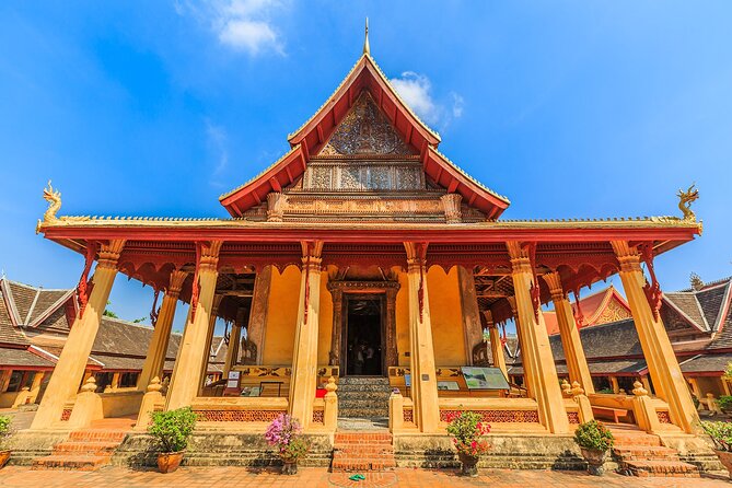 6-Day Private Laos Tour to Vientiane, Pak Ou Cave, Luang Prabang - The early alms ceremony and morning market