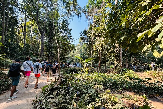 Day Trek to Kuangsi Waterfall and Bear Sanctuary - Luang Prabang full day tour - The morning ride from Luang Prabang