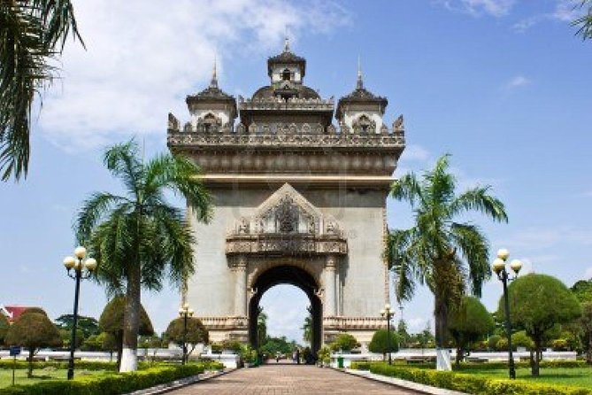 Guided Vientiane City and Buddha Park Full-Day Tour - Wat Si Saket and the city’s oldest surviving temple