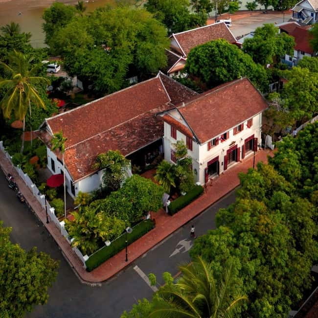 Luang Prabang: Audio-Guided City Tour in Electric Car - A gentle introduction to Luang Prabang