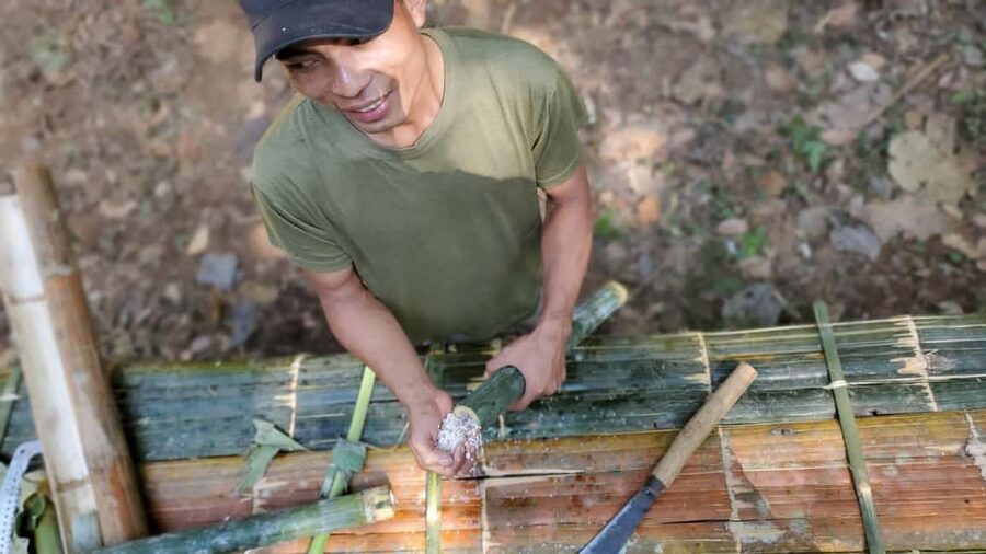 Luang Prabang: Bamboo Forest Cooking-class & Farm Visit - Making a kitchen from bamboo