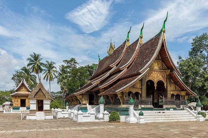 Luang Prabang City Tour & Kuang Si Waterfalls - Starting before sunrise at the alms ceremony