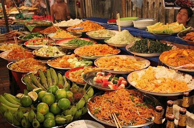 Luang Prabang Evening Food Tour by Tuk-Tuk - Local guides make the biggest difference