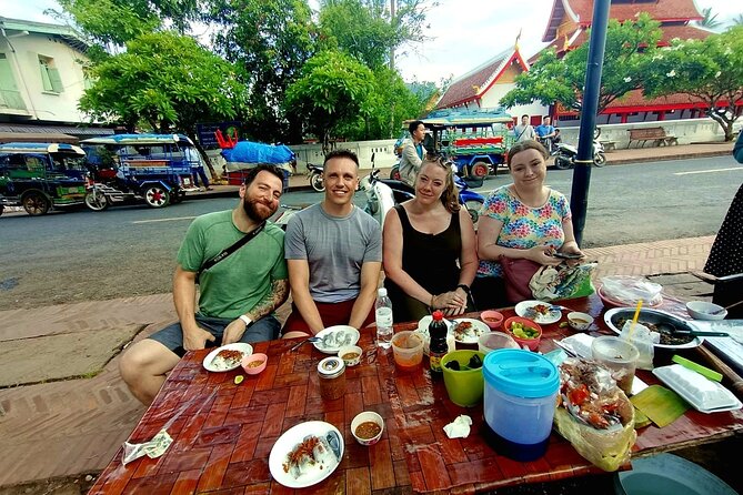 Luang Prabang Foodie Walking Tour and Monk Blessing - Meeting at Joma Bakery and setting out on foot