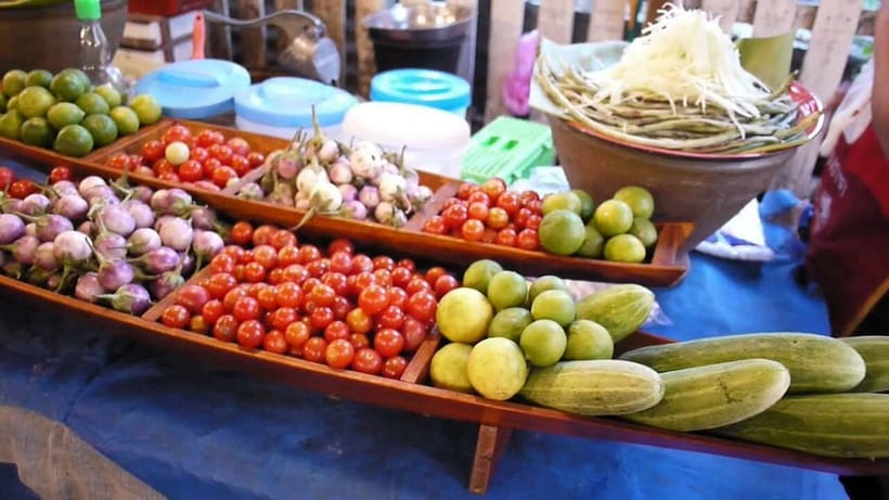 Luang Prabang: Foodie Walking Tour & Monk Blessing - Why the old town setting adds value