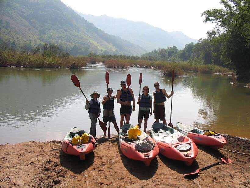 Luang Prabang: Kayak Tour to Pak Ou Caves - Thirty minutes on the Mekong to lunch