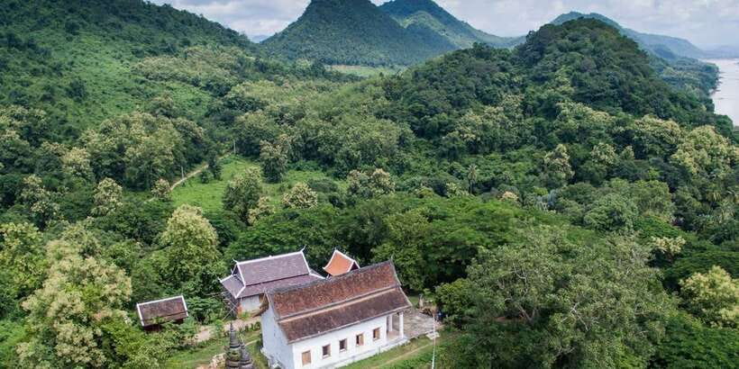 Luang Prabang: Pottery Workshop & Wat Chomphet cycling Tour - A pottery class that suits curious beginners