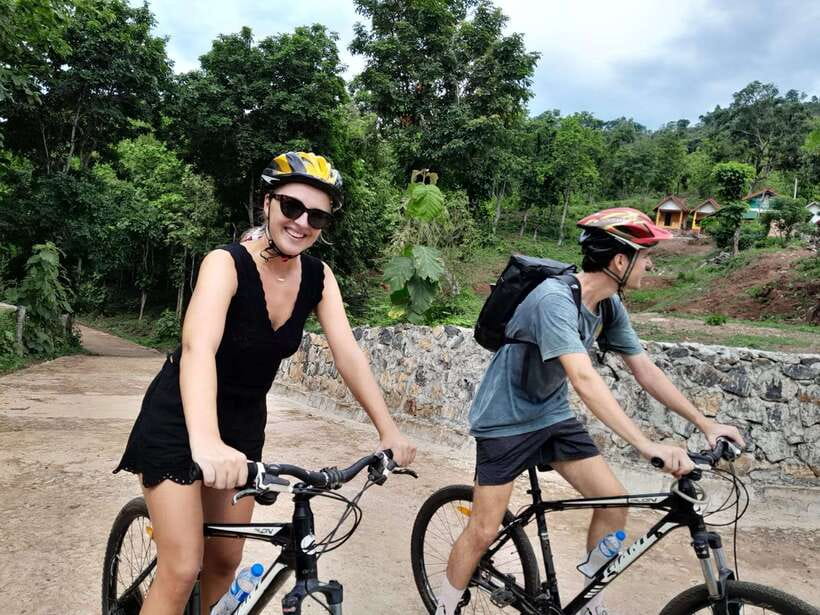 Luang Prabang: Pottery Workshop & Wat Chomphet cycling Tour - Starting at 8:30 and getting onto the bikes