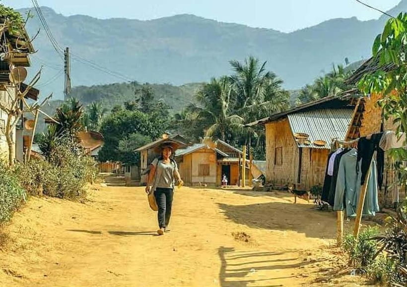 Nong Khiaw: 2-Day Trekking,Hmong village,Home Stay&Kayaking - Lunch and a closer look at village life