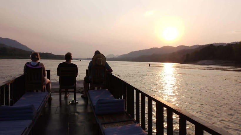 Nong Khiaw to Luang Prabang, Mekong & Nam Ou River Cruise - The two-hour road transfer and lunch stop