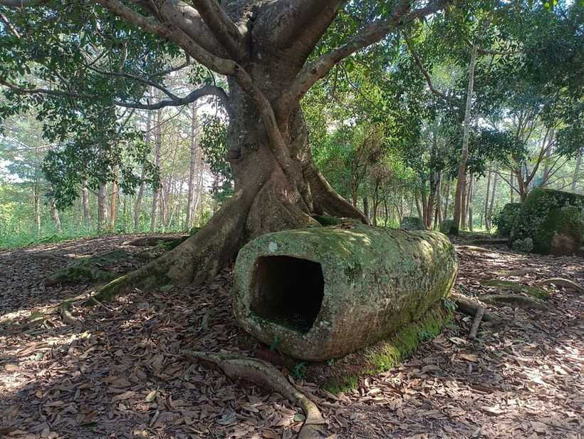 Plain of jars private tour - Muang Khoun: temples damaged by war