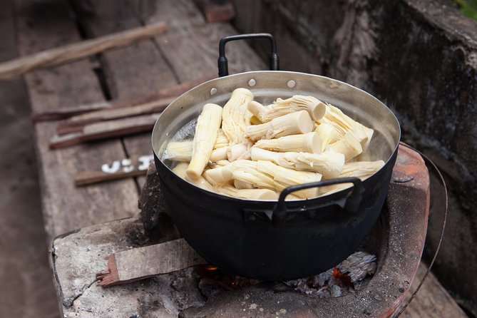 Traditional Market Tour and Private Laotian Cooking Class with a Local - Meeting Si at 4:30 pm in Luang Prabang
