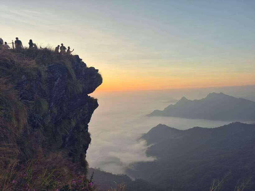 Transfer : wonder full Sunrise and landscape at Phu Chifa - The return drive and the shape of the day