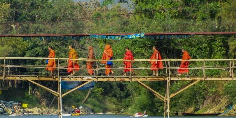 Vang Vieng: Blue Lagoon and Countryside Bike Tour with Lunch - Blue Lagoon One and the swimming stop