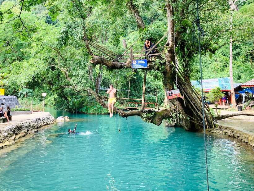 Vang Vieng: Blue Lagoon and Countryside Bike Tour with Lunch - Guide quality and group size
