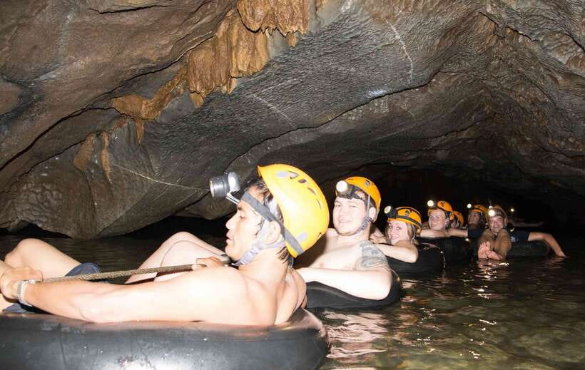 Vang Vieng: Kayaking & Cave Tubing with Zip Line/Blue Lagoon - The final paddle back to town
