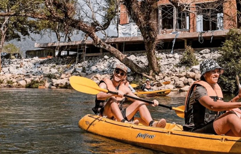 Vang Vieng: Kayaking&Water Cave&Tham Chang&Blue Lagoon 1 - Communication and group organization