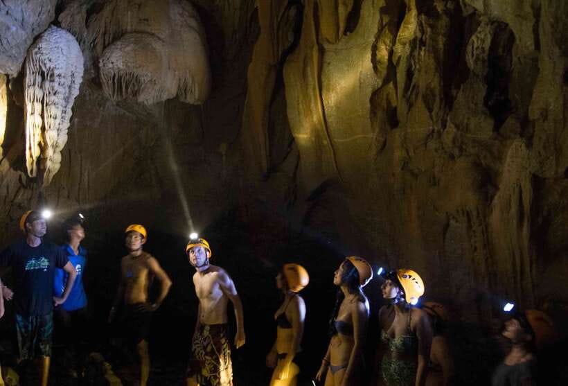 Vang Vieng: Tham Nangfar and Tham Nam Day Tour with Kayaking - Tham Nam, the cave with a short tubing section