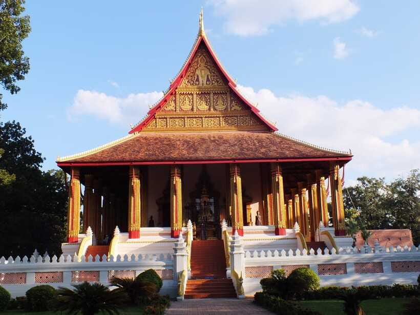 Vientiane City Highlights Tour with Buddha Park & Lunch - That Luang, the golden heart of Laos