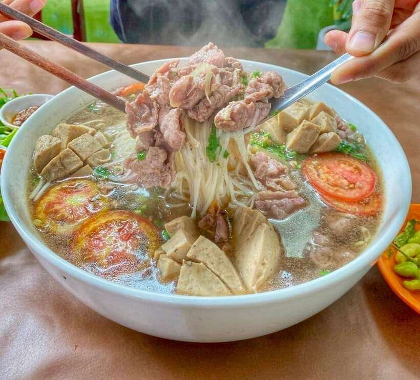Vientiane classic Food tour ( Included Food ) - Wat Si Muang breaks up the eating