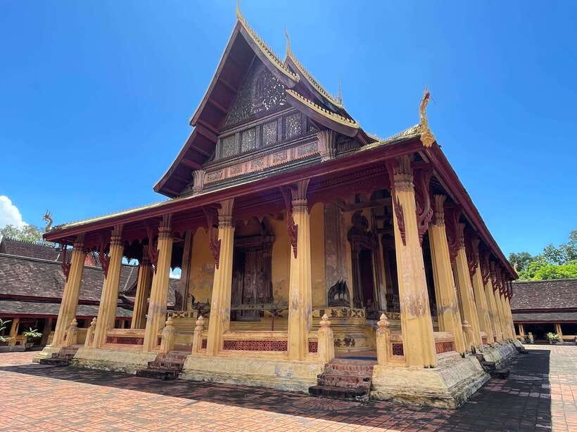 Vientiane: Cultural Tour with Buddha Park and Patuxay - Wat Si Muang and the spiritual start