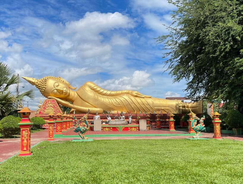 Vientiane: Half-Day City Tour with Patuxai and Buddha Park - Patuxai, Vientiane’s Victory Gate