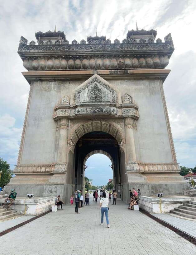 Vientiane IG tour & Patuxay monument - Patuxay Monument: the tour’s main viewpoint