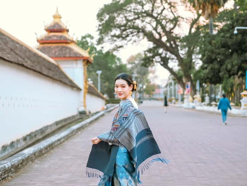 Vientiane: Lao Cultural Attire Rental Experience - Key points to know before you book