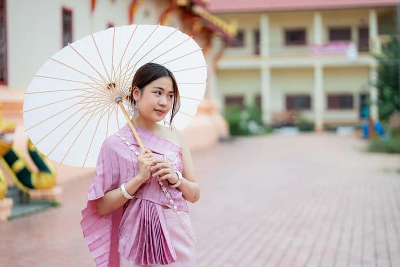 Vientiane: Lao Cultural Attire Rental Experience - Six hours for temples, streets, and photos