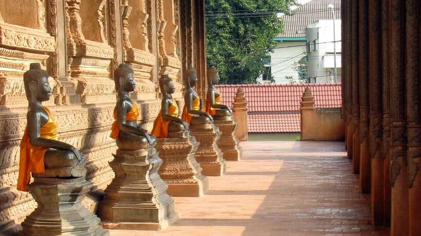 Vientiane: Private Full-day Must-See Sights & Sunset Tour - Wat Prakeo and the story of the Emerald Buddha