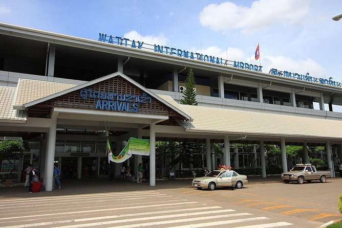 Vientiane Private Transfer: Wattay Airport -Hotel-Railway Station - The short ride into Vientiane
